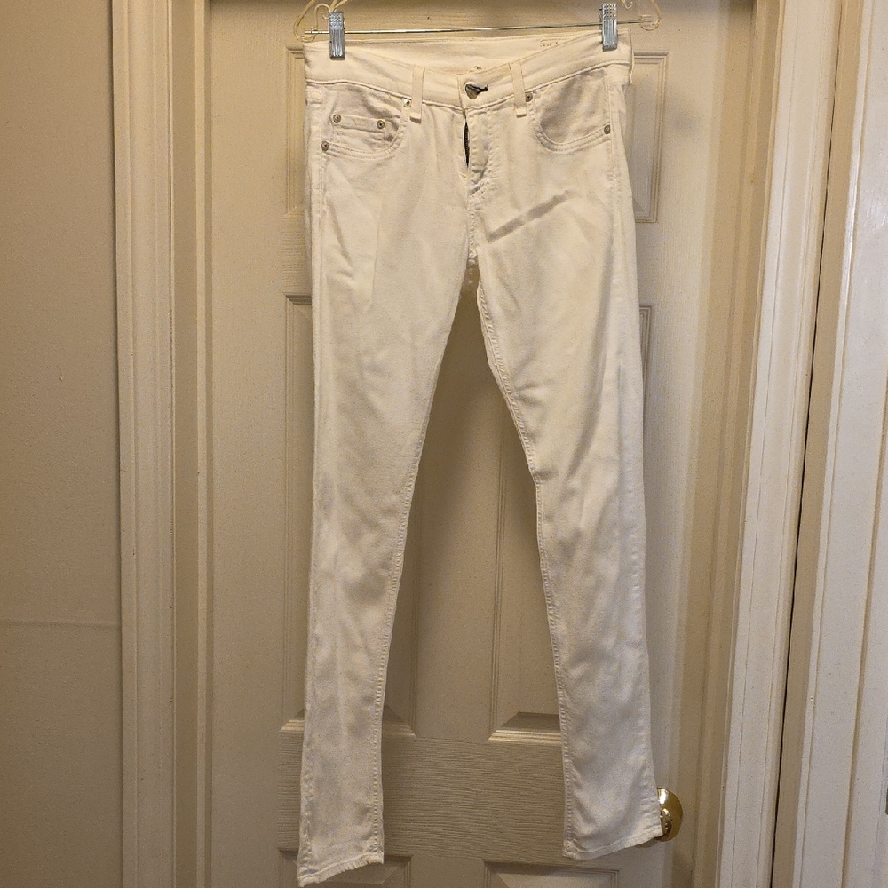 Rag & Bone White DRE boyfriend Jeans. A-8.